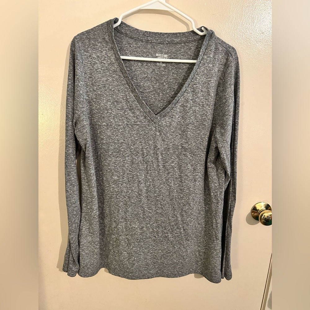 Mossimo gray v-neck tee